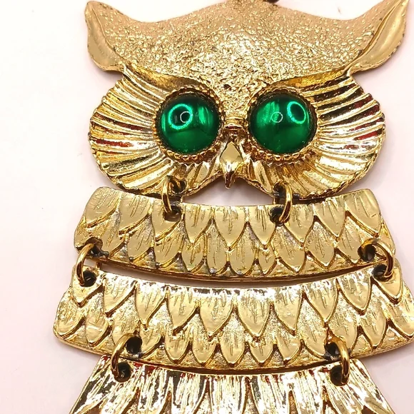 Gold Tone Owl Pendant Large with Green Stones Vintage 3 Tier - Picture 7 of 7